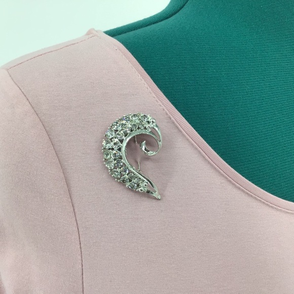 Vintage Comma-Shaped Rhinestone Costume Brooch - Picture 3 of 15